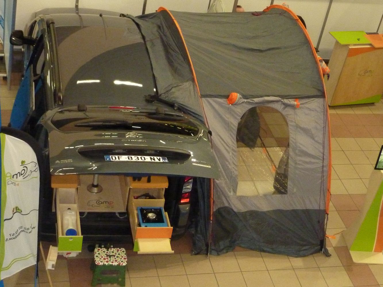 Le Citroën Berlingo invite au camping au Japon